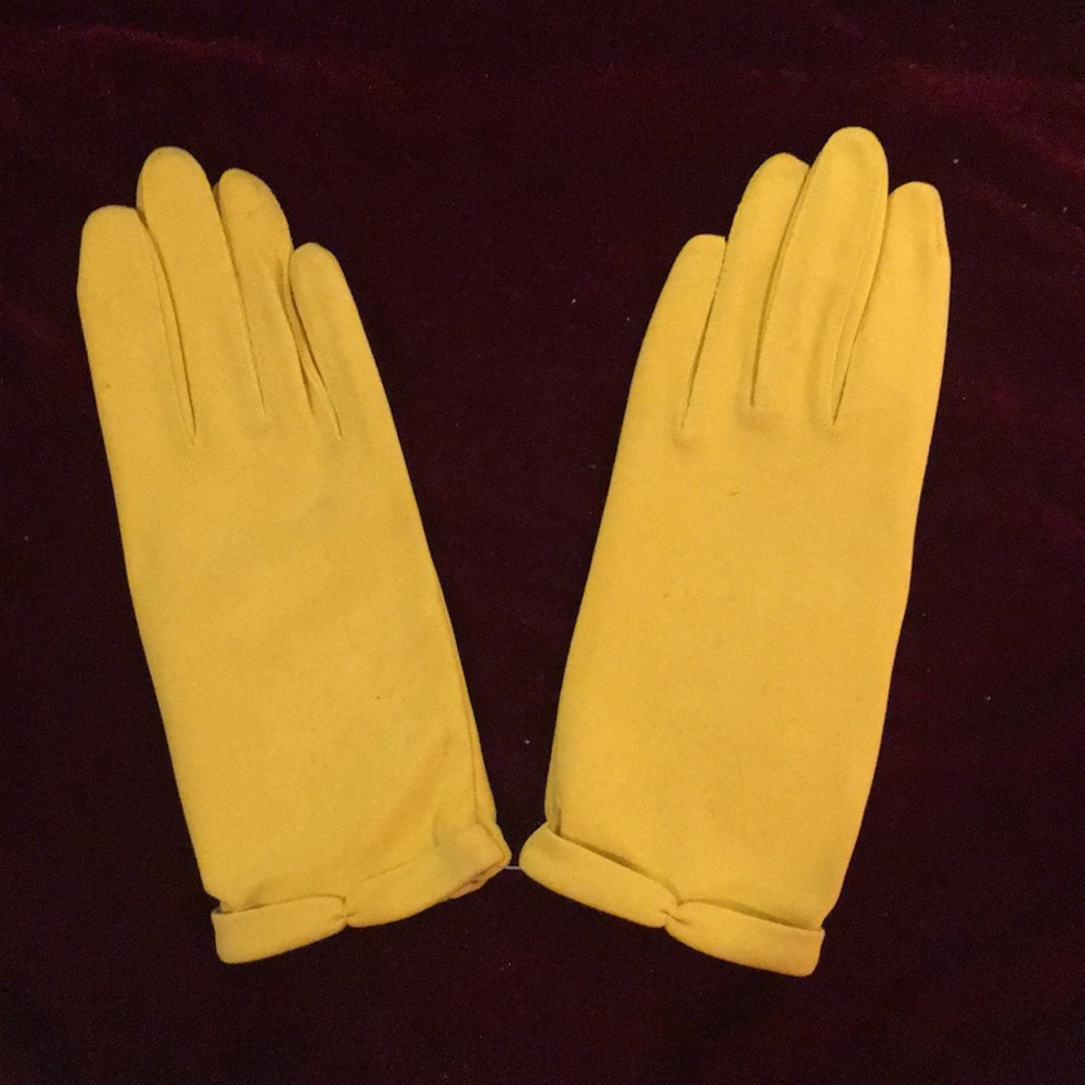 Vintage  Lady’s  Gloves